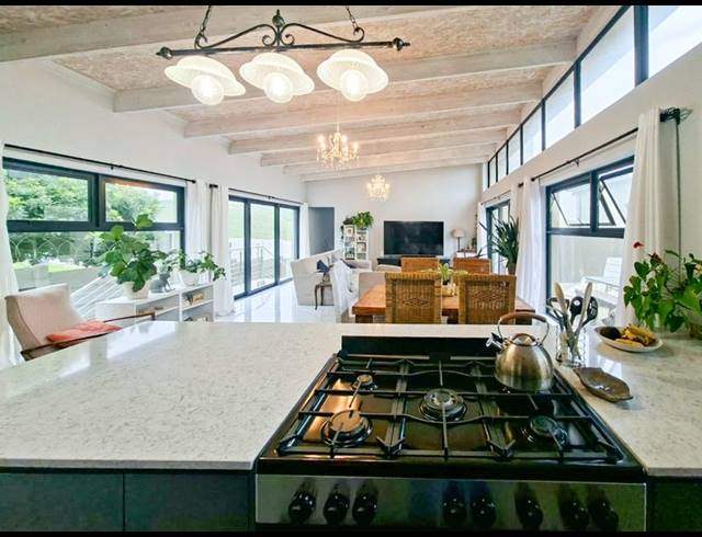 3 BEDROOM HOUSE FOR SALE IN HARTENBOS HEUWELS